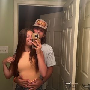 Meet your Posher, Chloe